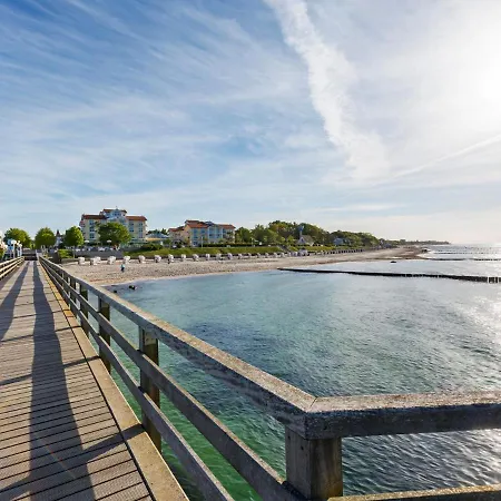 Waterfront In Near Town Center *